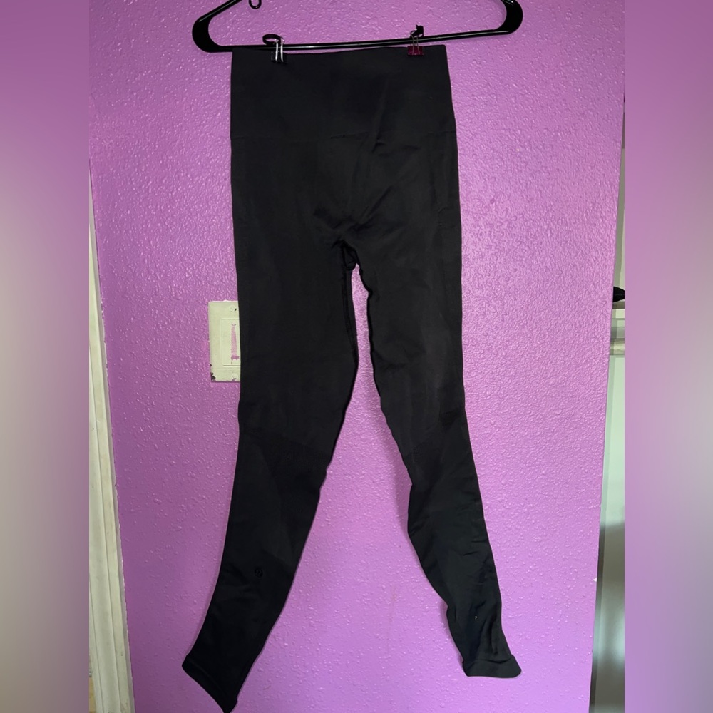LULULEMON zone in tights